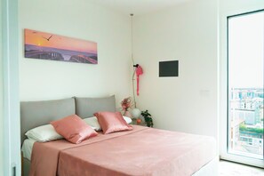 1 bedroom, in-room safe, desk, iron/ironing board