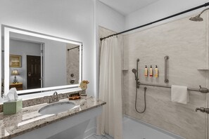 Een douche, een haardroger, handdoeken