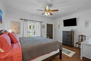 1 bedroom, iron/ironing board, WiFi, bed sheets - Little Inn on Main 214 West Main Street (Washington)