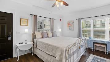 1 habitación, tabla de planchar con plancha, wifi y ropa de cama