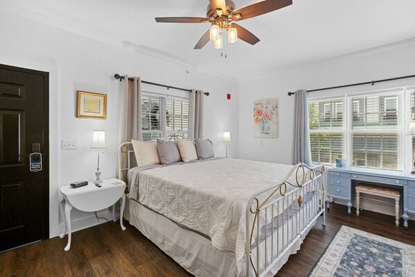 1 室のベッドルーム、アイロン / アイロン台、WiFi、ベッドシーツ