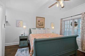 1 slaapkamer, een strijkplank/strijkijzer, wifi, beddengoed