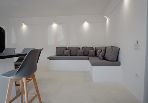 Saint Barbara Luxury Home