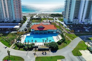 Exterior - Your Family Friendly Vacation Awaits! Olympic Size Pool! Short Walk to Beach (Pensacola Beach)