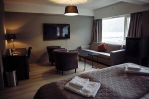 Quadruple Room | Soundproofing, free WiFi, bed sheets - Bremanger Fjordhotell (Bremanger)