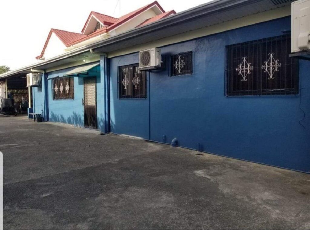 Pancho Villa Roomy 2 bedroom house large enclosed yard 3 min from Robinson Mall!