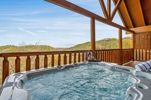 Outdoor spa tub - Stunning Mountain Views + Near Attractions (Sevierville)