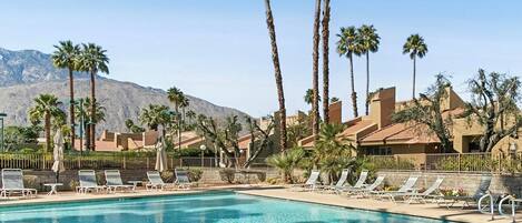 Piscine extérieure, piscine chauffée