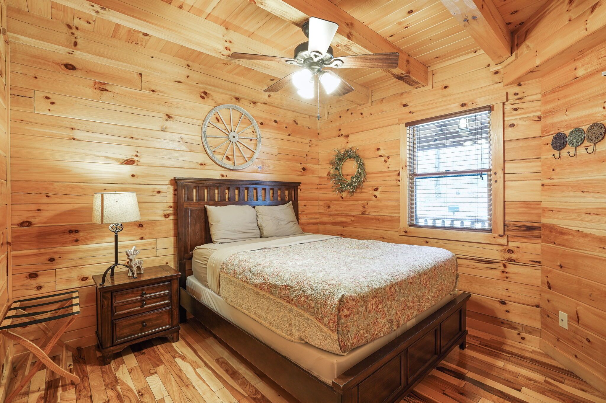 3 bedrooms, WiFi (free), bed sheets