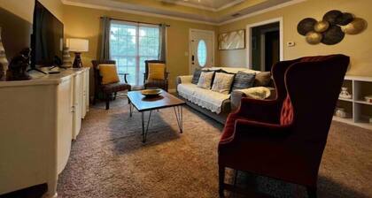 Peaceful 3 bedroom Home near Moody Air Force Base