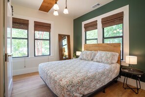 2 bedrooms, in-room safe, iron/ironing board, free WiFi