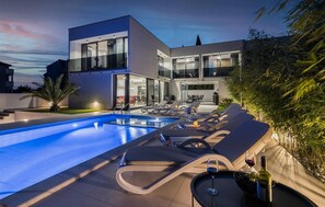 Beheizter Pool