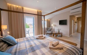 4 Schlafzimmer, Reisekinderbett, kostenloses WLAN, Bettwäsche