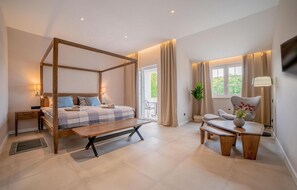 4 bedrooms, travel cot, free WiFi, bed sheets