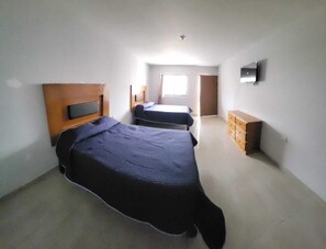 Basic Quadruple Room | Free WiFi, bed sheets - hotel la quinta (Bocoyna)