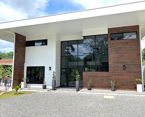 Exterior - Casa Tranquilo - Paradise in Paradise

4 Bedrooms, 4 Bathrooms - Sleeps 4 to 10
 (Tres Rios)