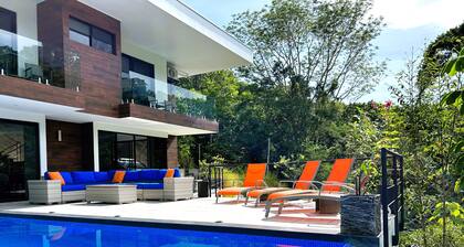 Casa Tranquilo - Paradise in Paradise
4 Bedrooms, 4 Bathrooms - Sleeps 4 to 10