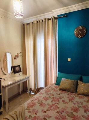 2 Schlafzimmer, Schreibtisch, Bügeleisen/Bügelbrett, WLAN