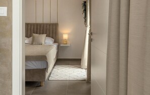 3 bedrooms, travel crib, free WiFi, bed sheets - Awesome home in Vrsi Mulo (Vrsi Mulo)