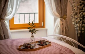 2 bedrooms, travel cot, free WiFi, bed sheets - Nice home in Sveti Filip i Jakov (Sveti Filip i Jakov)