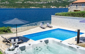 Beheizter Pool