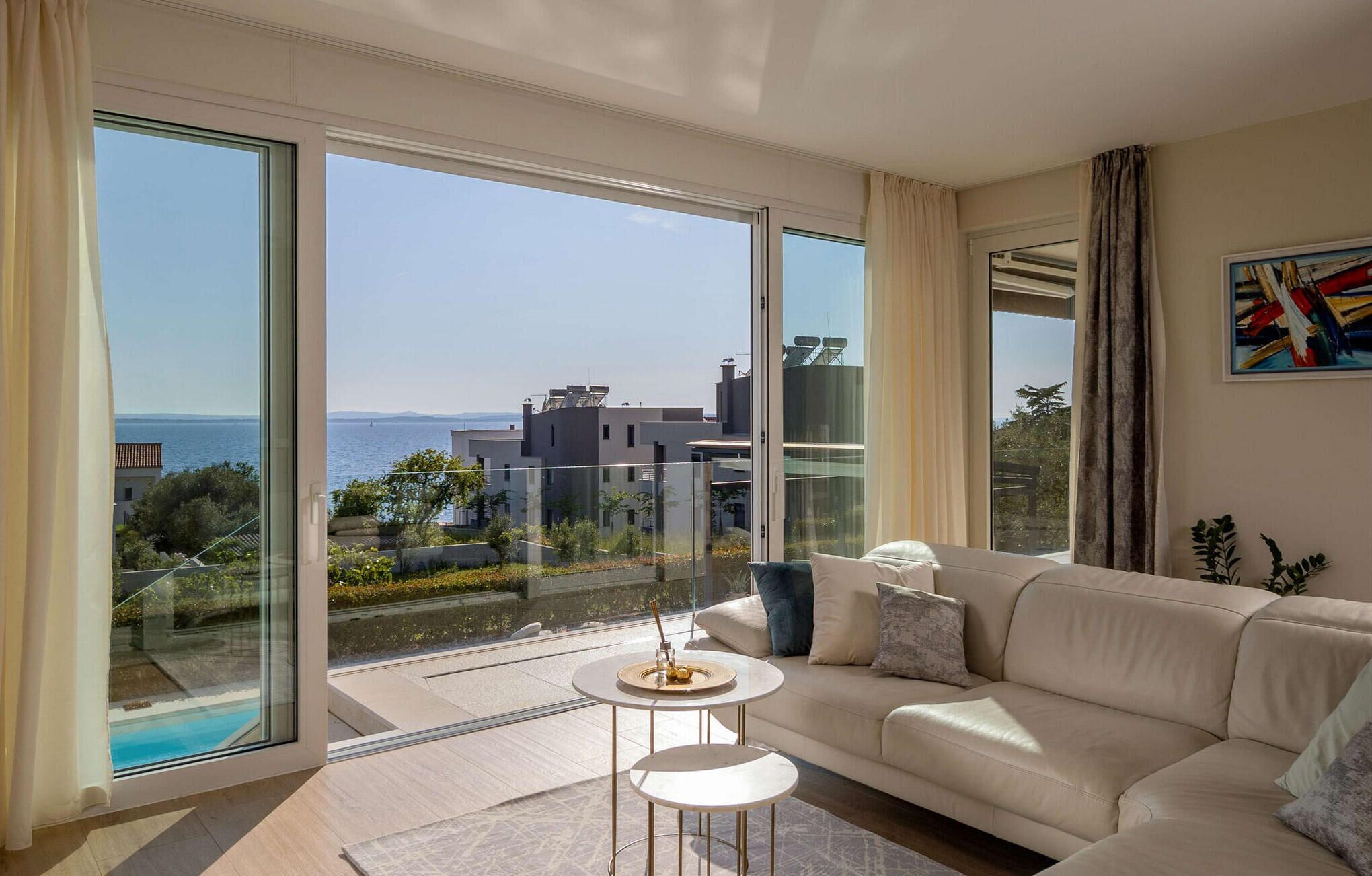 Smart TV, table tennis