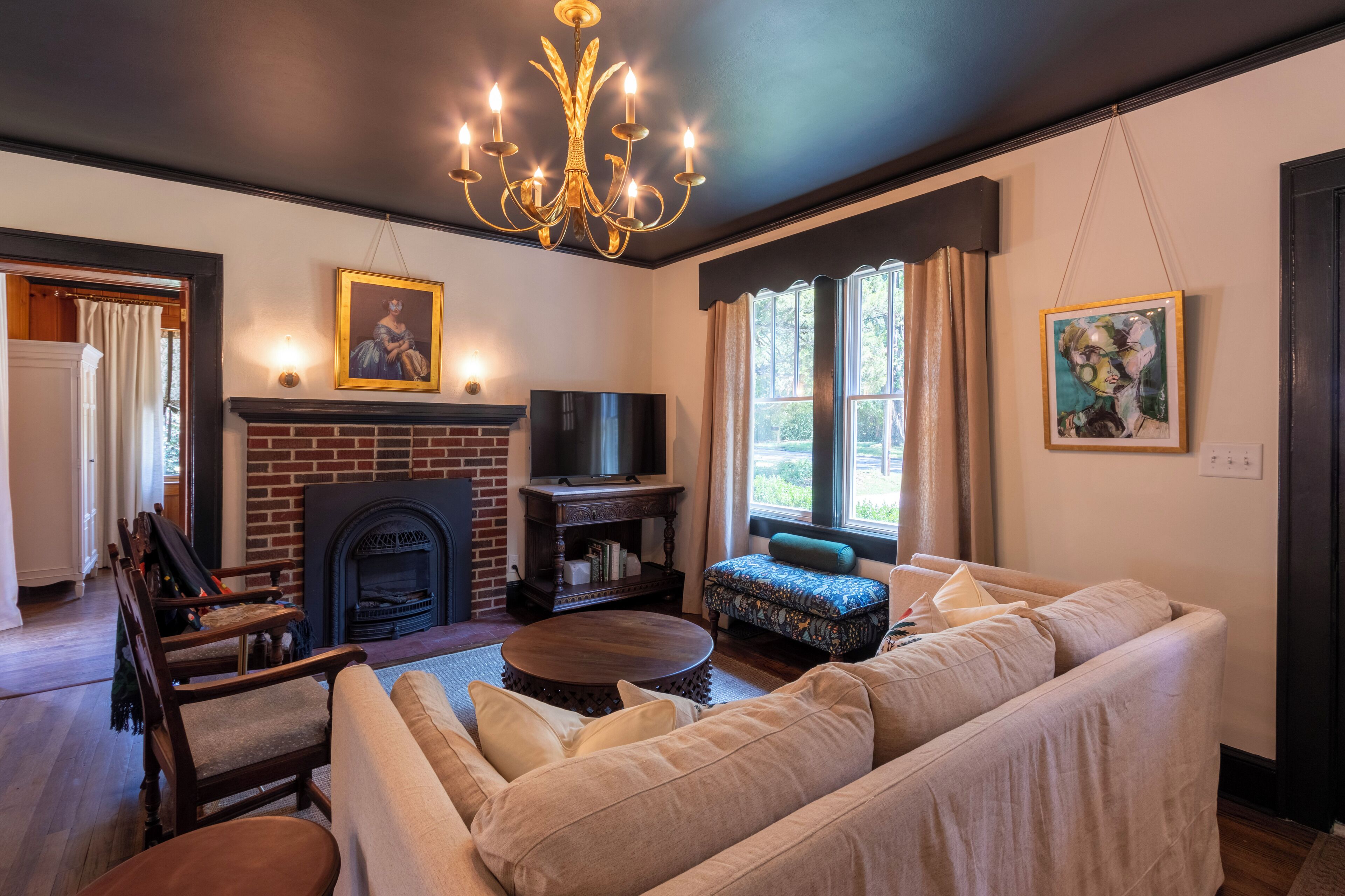 Beautifully remodeled 1930s cottage in Five Points! 