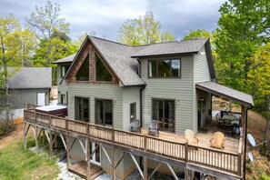 Exterior - Stunning Views and Hot Tub, at Beary Cozy Cabin (Franklin)