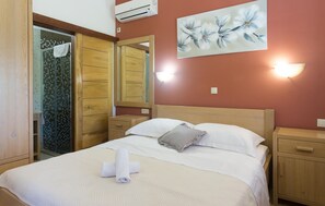 3 bedrooms, free WiFi, bed sheets