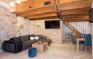 Peis, fotballspill og stereoanlegg