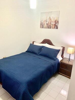 1 bedroom, hypo-allergenic bedding, laptop workspace, blackout drapes - Hab Nawi NF (Cali)