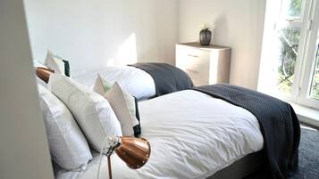 2 bedrooms, iron/ironing board, free WiFi, bed sheets