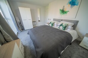 2 quartos, ferros/tábuas de passar roupa, Wi-Fi de cortesia