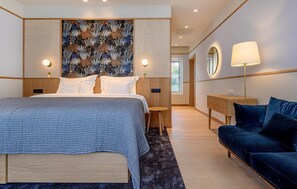 5 bedrooms, travel cot, free WiFi, bed sheets
