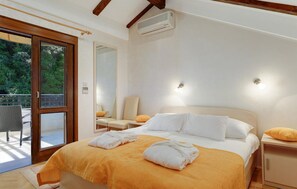 5 soverom, reiseseng for barn, wi-fi (inkludert) og sengetøy