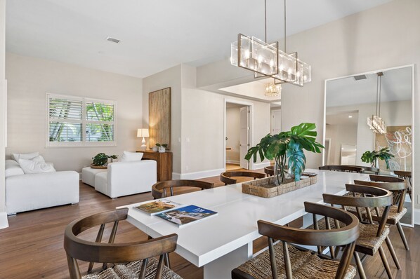 Interior - Modern Naples Villa - 3BDR w/ Priv Pool & Hottub - Vineyards Golf Course Access (Naples)