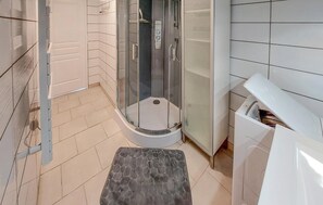 Shower, hair dryer - Gîte aux Hirondelles (Pouilly-Sous-Charlieu)