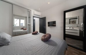 3 bedrooms, travel cot, free WiFi, bed sheets - Lovely home in Pasman (Pasman)