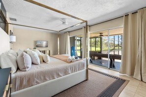 5 Schlafzimmer, Schreibtisch, Bügeleisen/Bügelbrett, Reisekinderbett