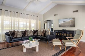 Smart-TV, fotballspill og bøker