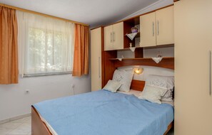 3 bedrooms, free WiFi, bed sheets