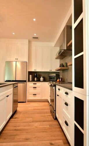 Bright & Comfortable Florida Cottage, Within 15 Min to Siesta and Nokomis Beach