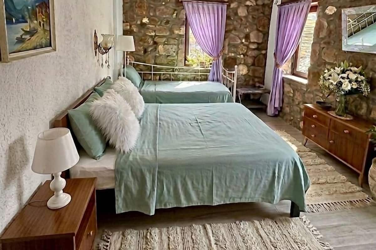 豪華三人房 | 高級寢具、Select Comfort 床墊、免費無線上網、床單