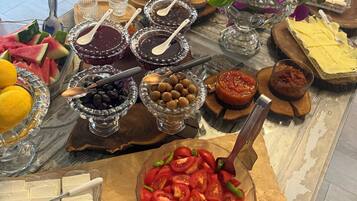 Café da manhã (TRY 1200 por pessoa)