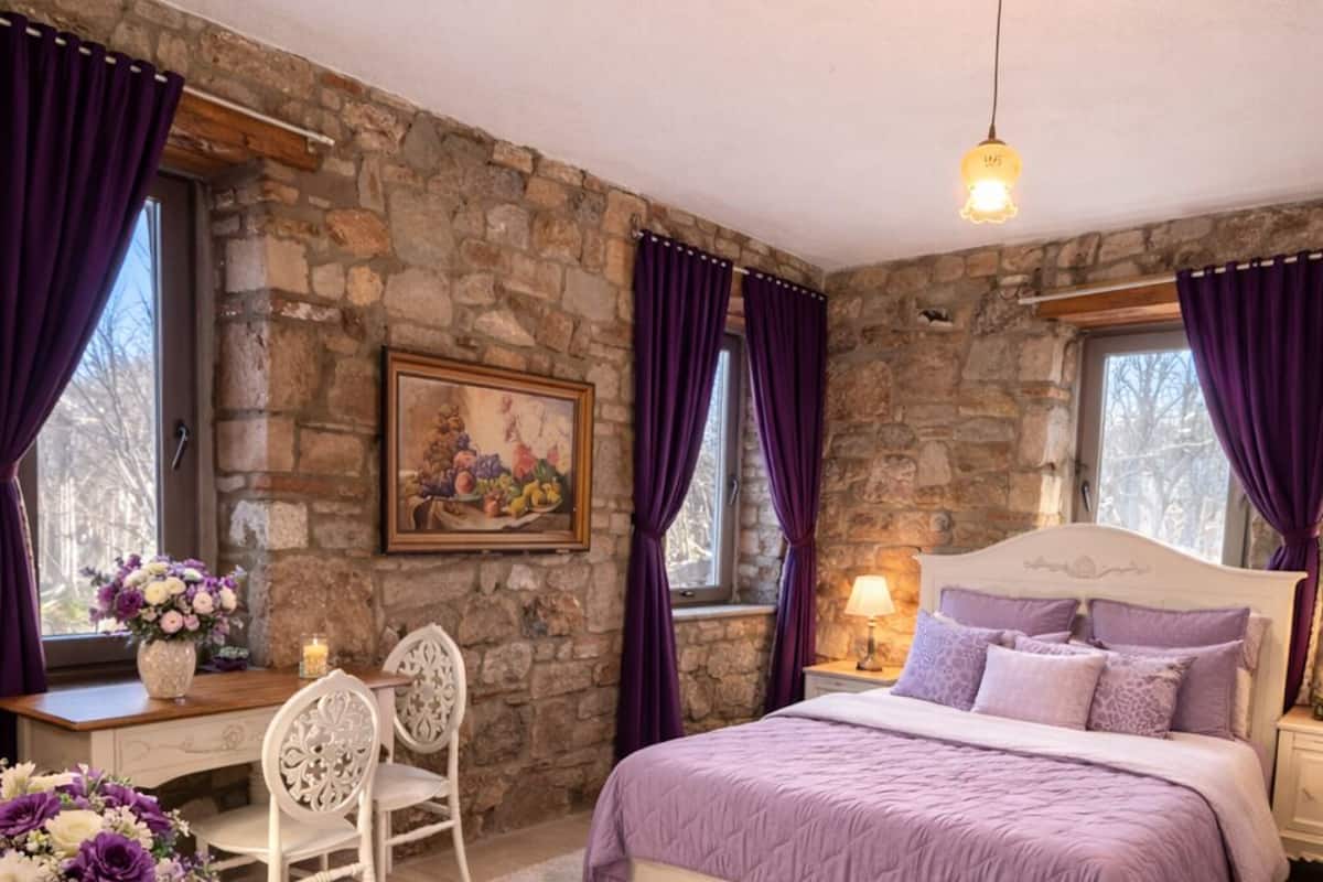 Deluxe Double Room | Premium bedding, Select Comfort beds, free WiFi, bed sheets