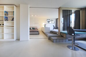 3 chambres, fer et planche à repasser, Wi-Fi, draps fournis
