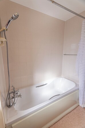 Håndklær og toalettpapir