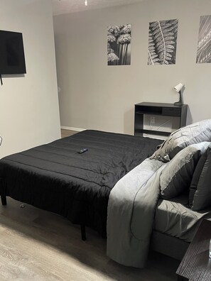 Room - pool view villa  (Jacksonville)