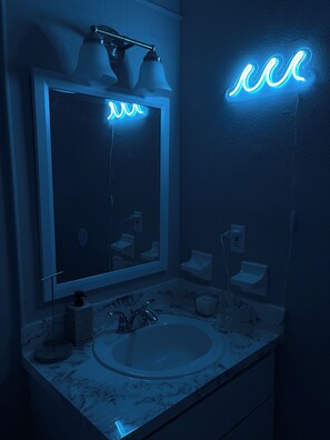 Bathroom - pool view villa  (Jacksonville)