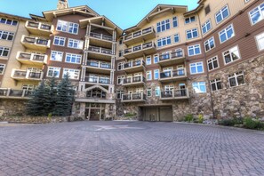 Apartment (1 Bedroom) | Exterior - Lone Eagle #3029 by Summit County Mountain Retreats (Keystone)